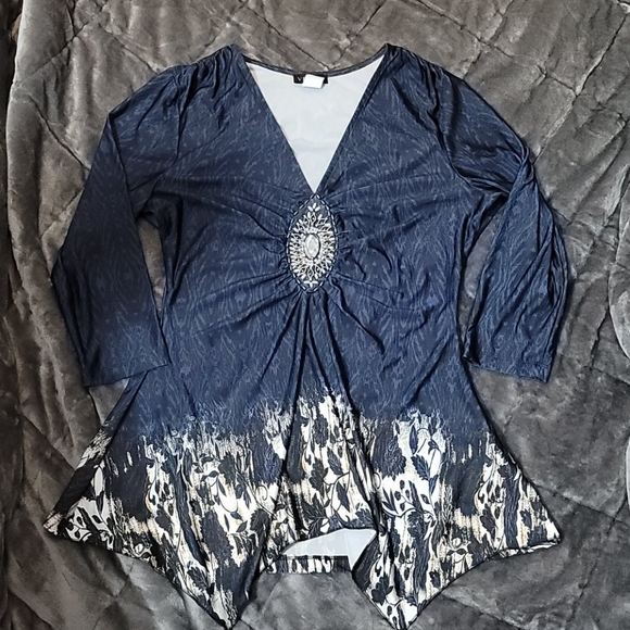 Venus tunic top - Picture 1 of 2
